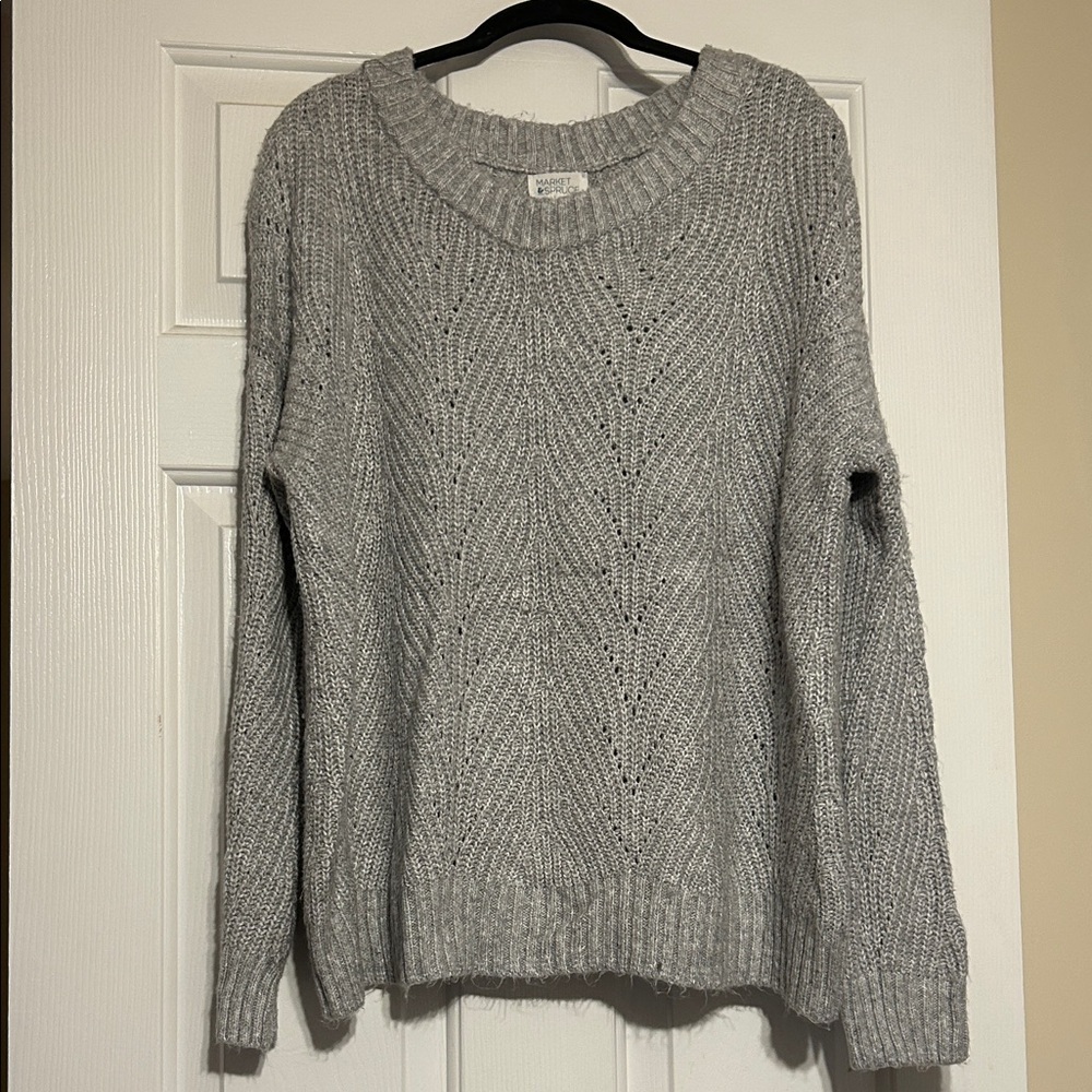 Market & Spruce Gray Crew Neck Sweater